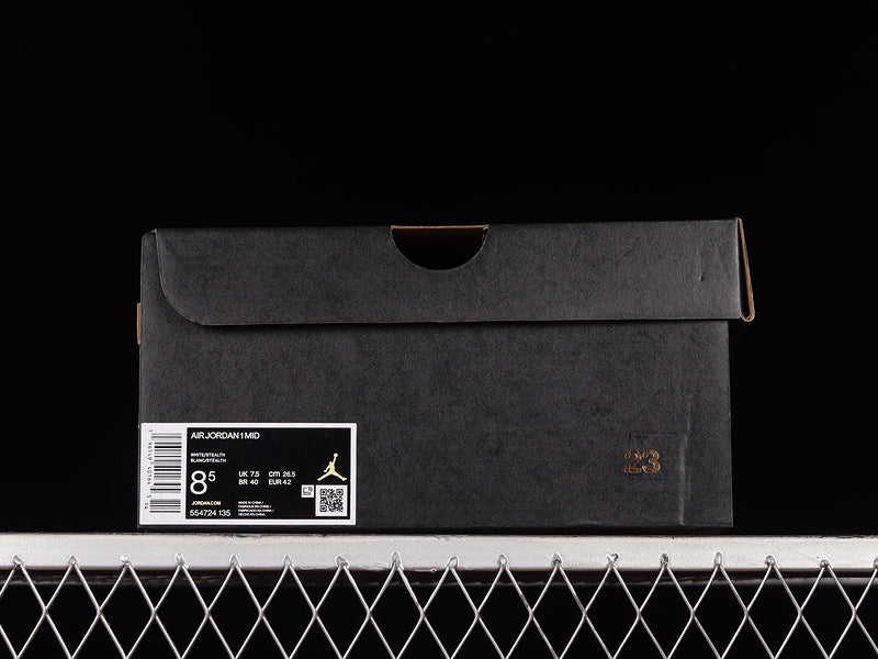 AJ1 Mid