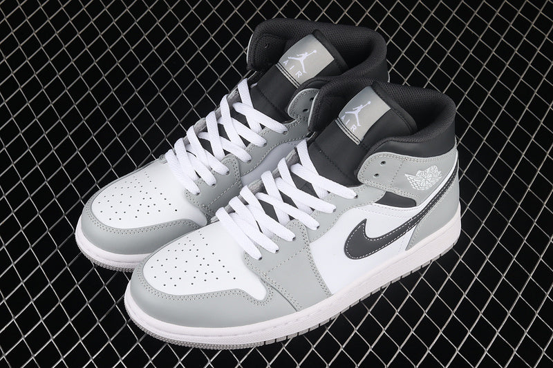 AJ1 Mid