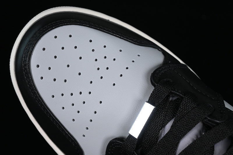 AJ1 Mid