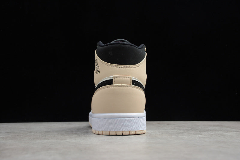 AJ1 Mid