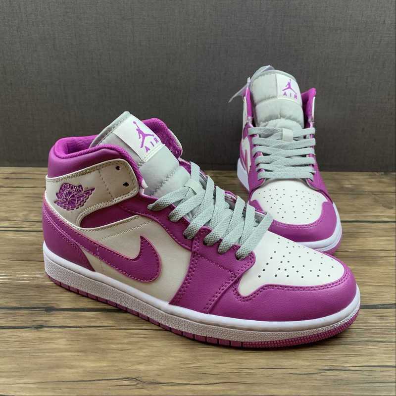 AJ1 Mid