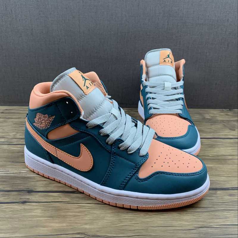 AJ1 Mid