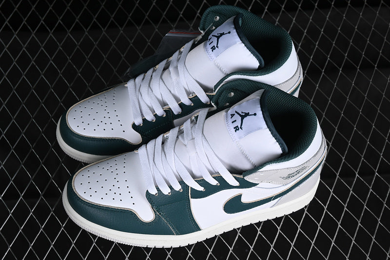 AJ1 Mid