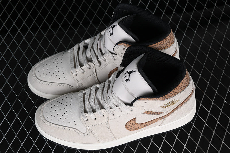 AJ1 Mid