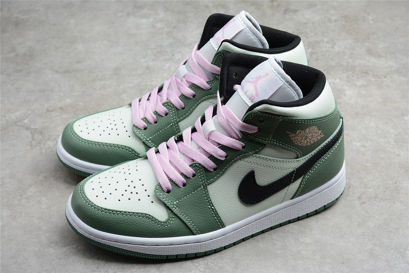 AJ1 Mid