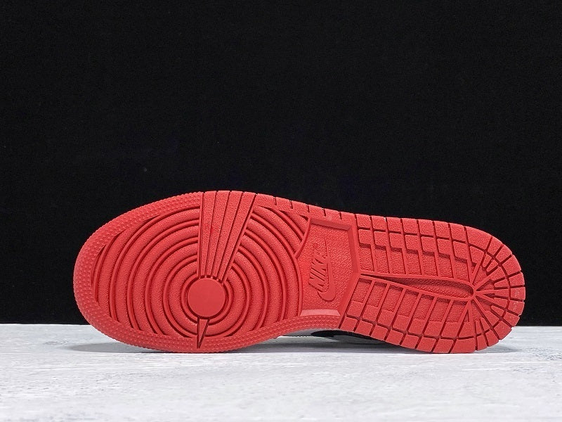 AJ1 Mid