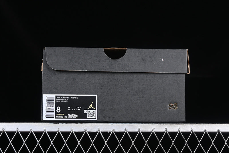 AJ1 Mid