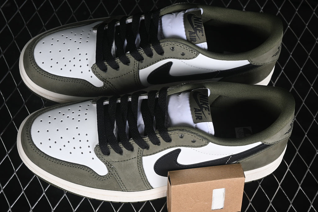 AJ1 Low