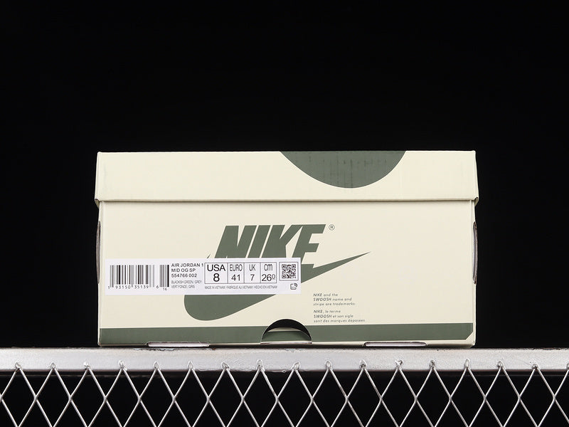 AJ1 Mid