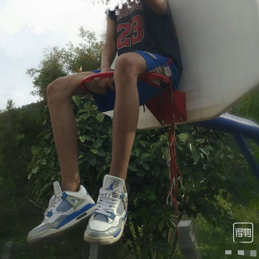 AJ4