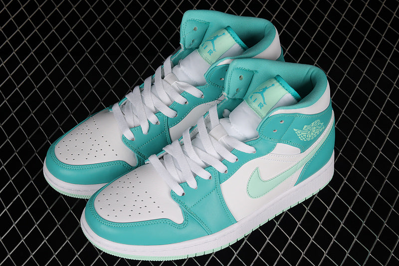 AJ1 Mid