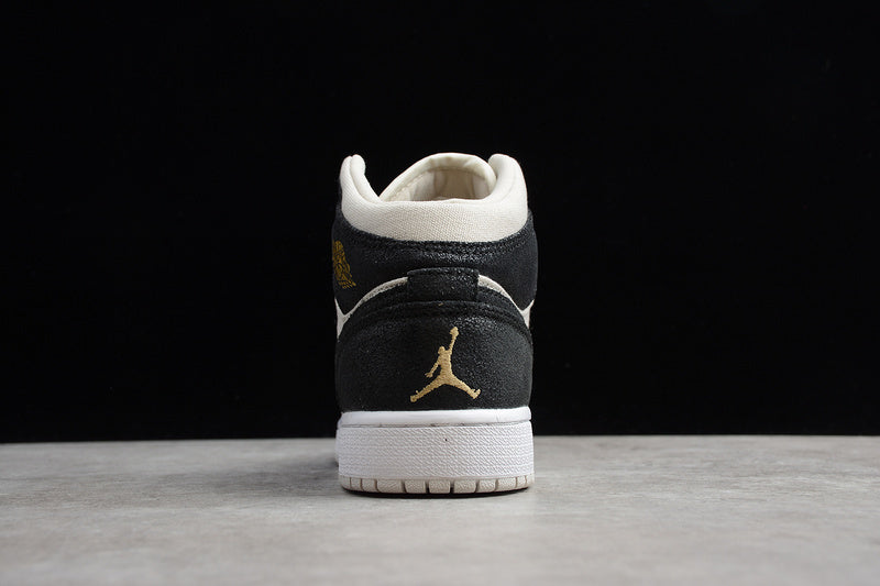 AJ1 Mid