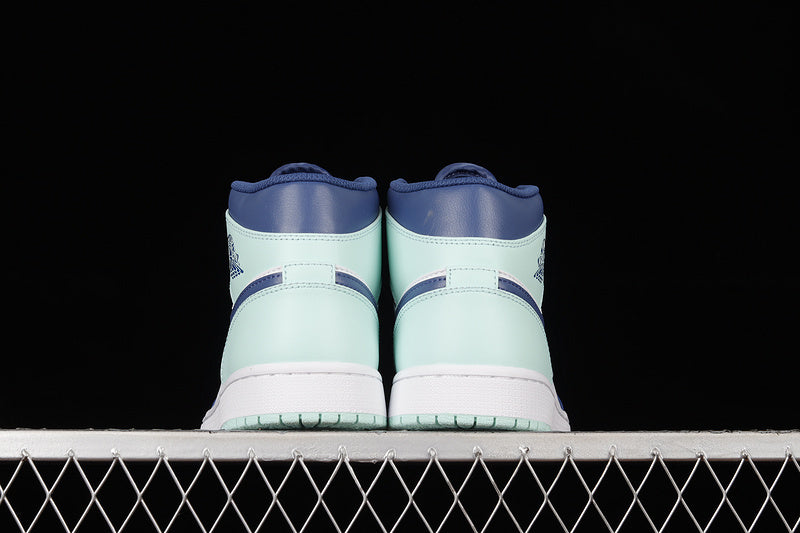 AJ1 Mid