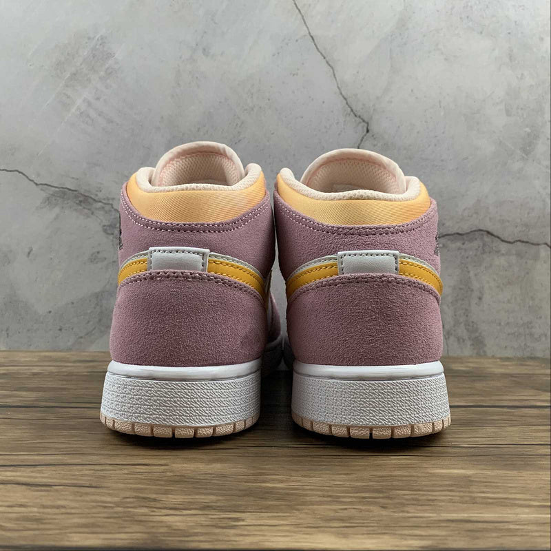 AJ1 Mid