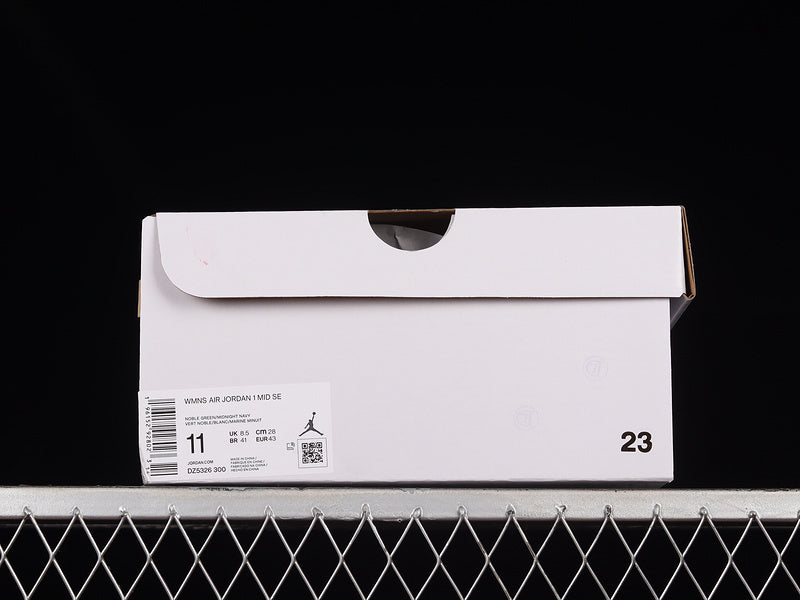 AJ1 Mid