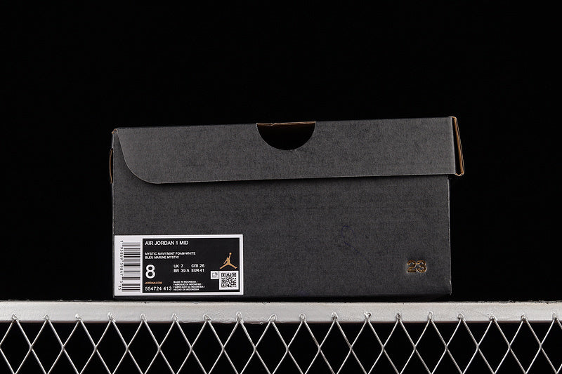 AJ1 Mid