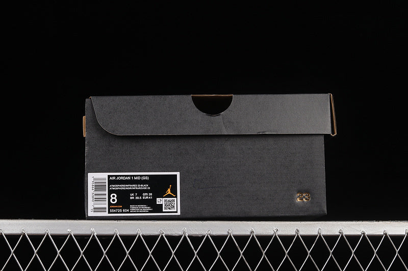 AJ1 Mid