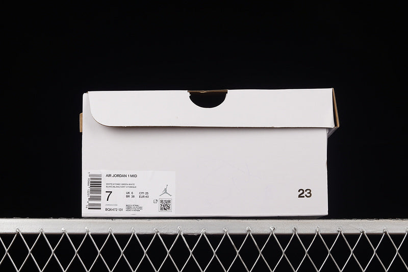 AJ1 Mid