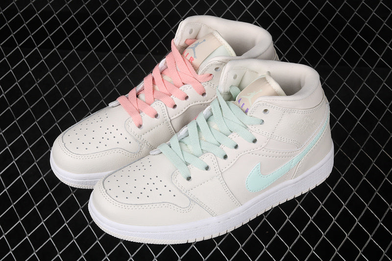 AJ1 Mid