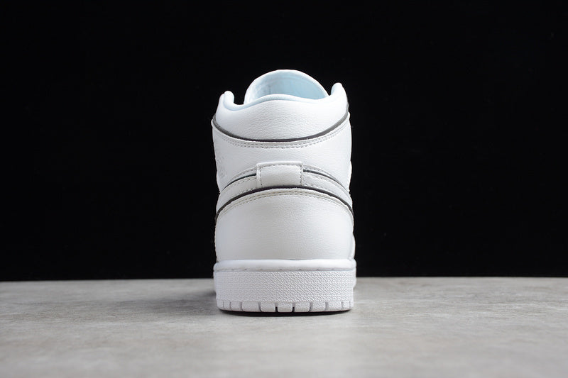 AJ1 Mid