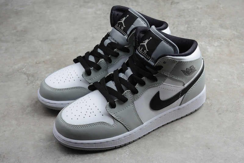 AJ1 Mid