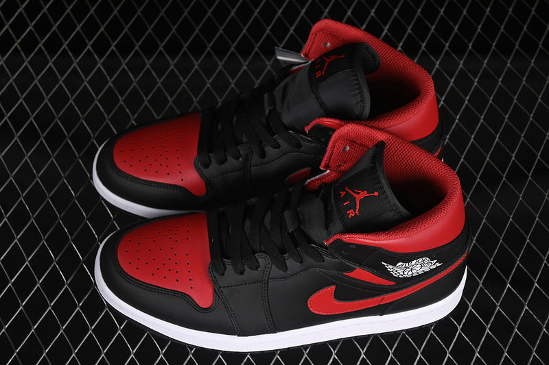 AJ1 Mid