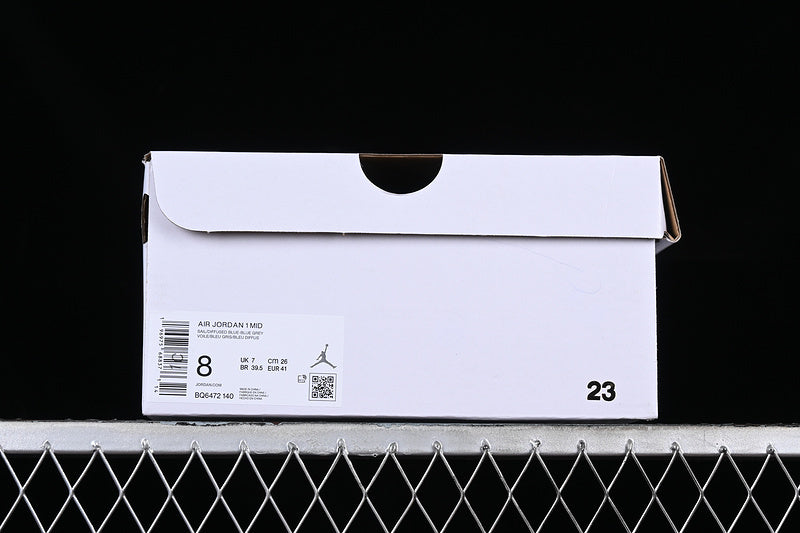 AJ1 Mid