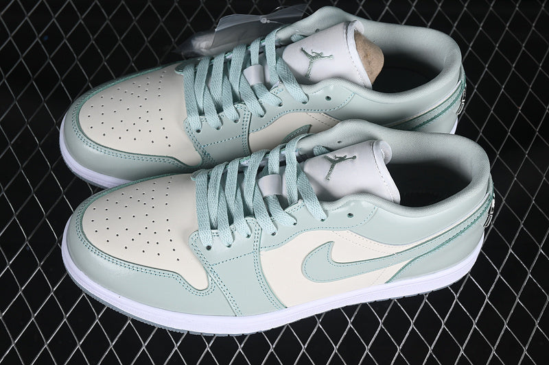 AJ1 Low