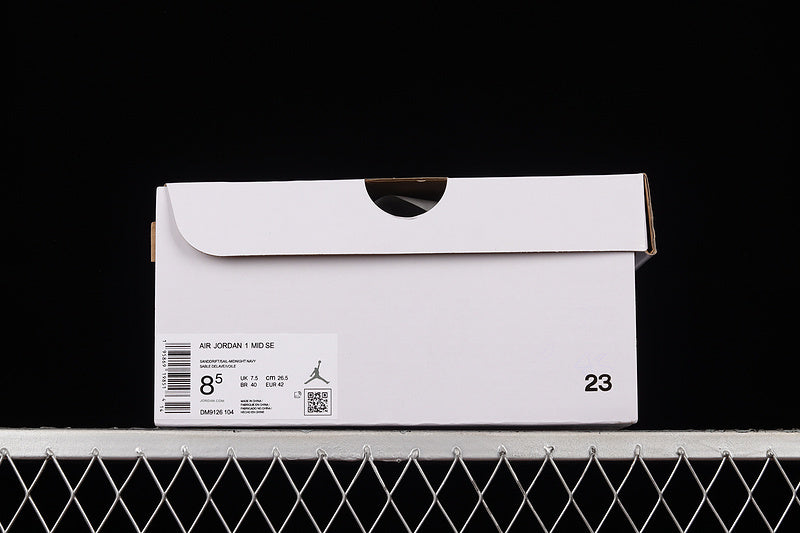 AJ1 Mid