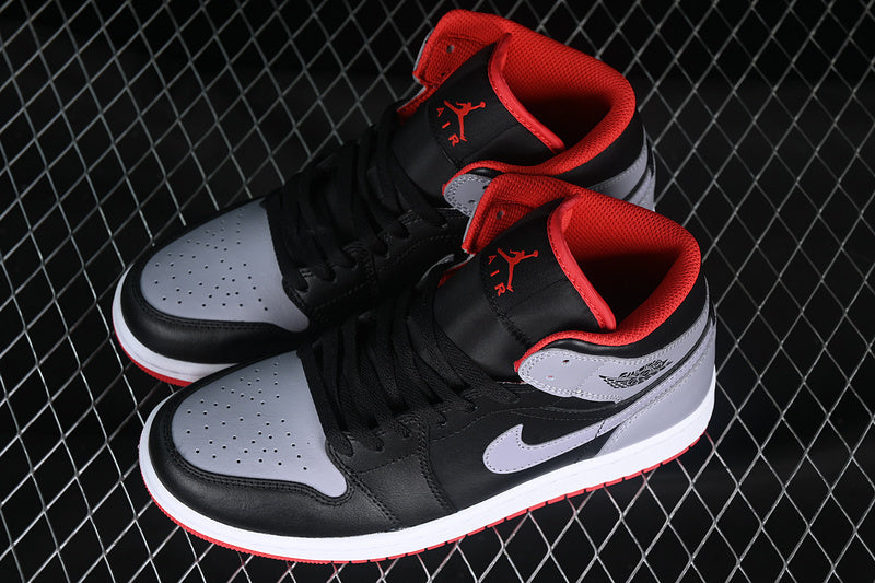 AJ1 Mid