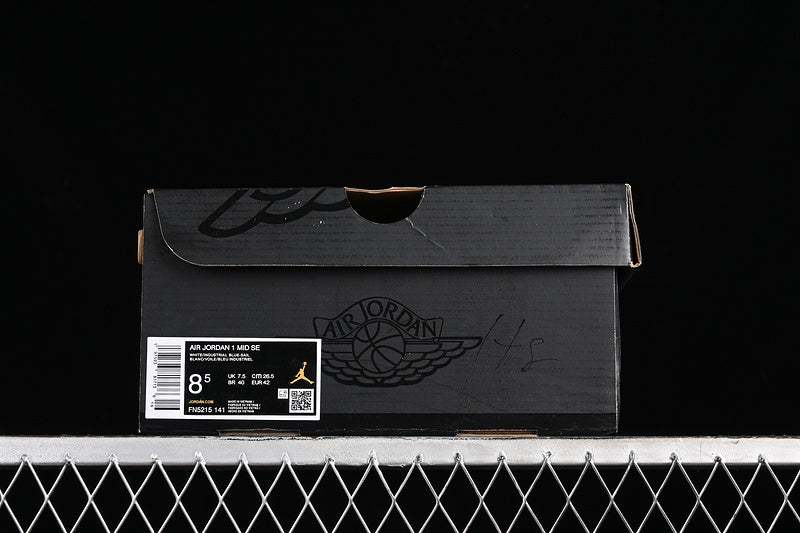 AJ1 Mid