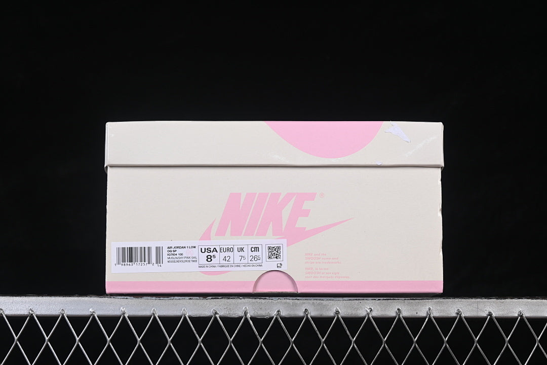AJ1 Low