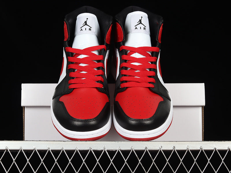 AJ1 Mid