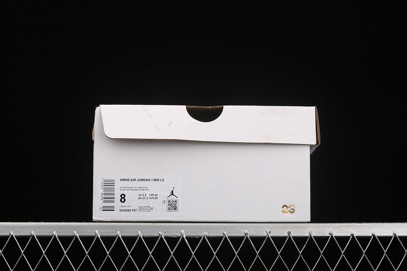 AJ1 Mid