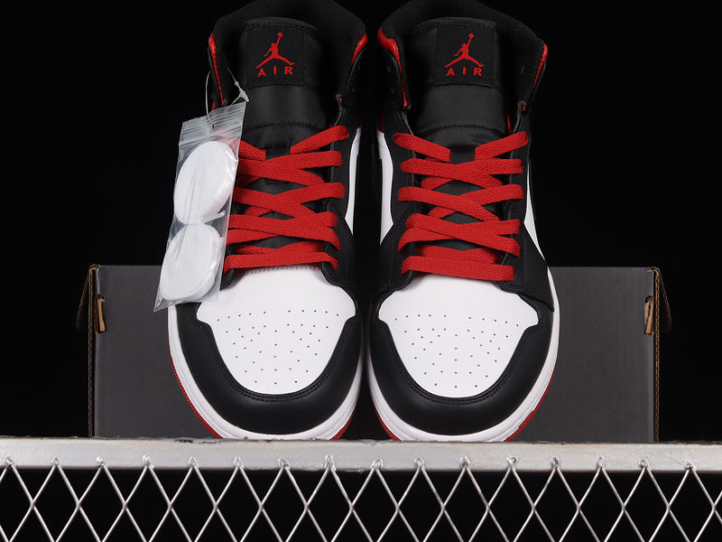 AJ1 Mid