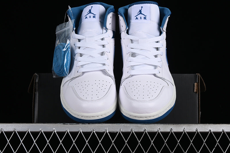AJ1 Mid