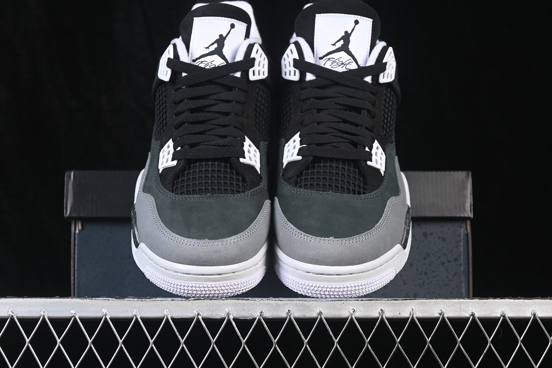 AJ4