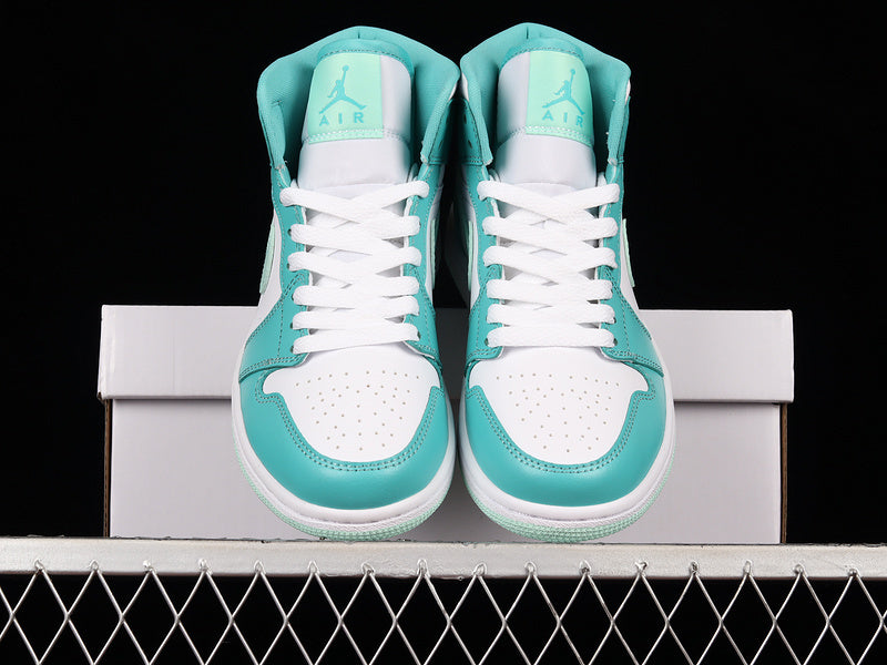 AJ1 Mid