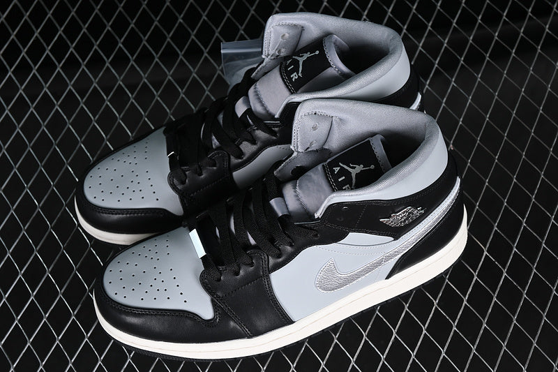 AJ1 Mid