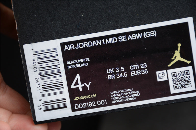 AJ1 Mid