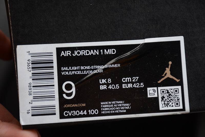 AJ1 Mid