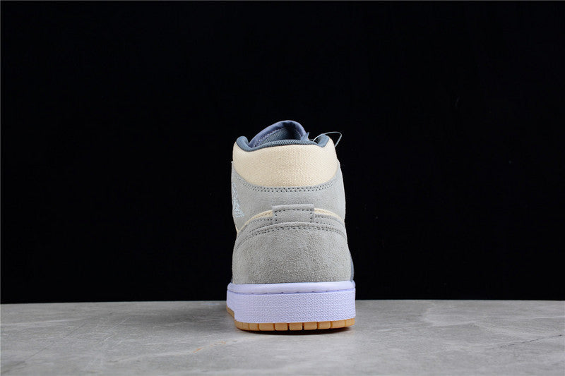 AJ1 Mid