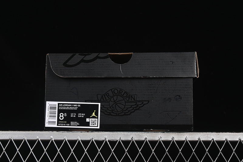 AJ1 Mid