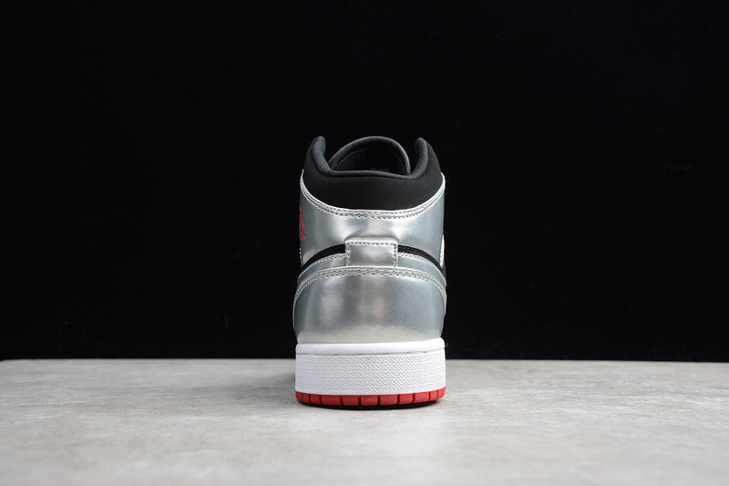AJ1 Mid