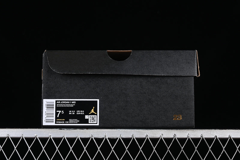 AJ1 Mid