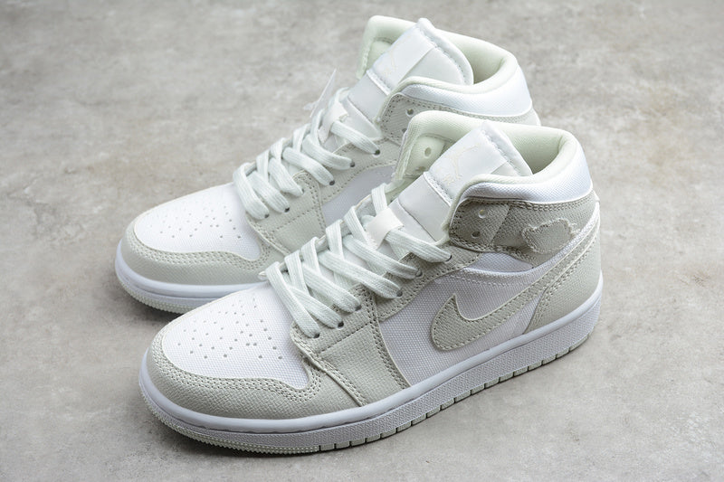 AJ1 Mid