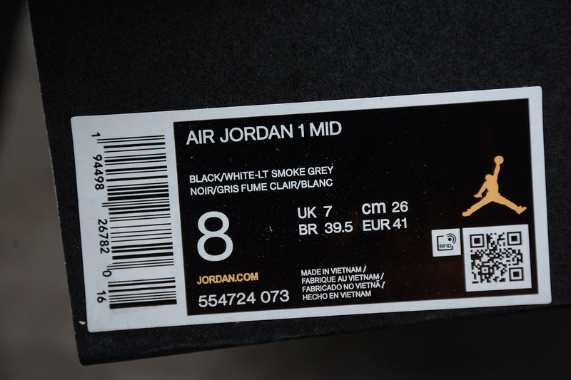 AJ1 Mid