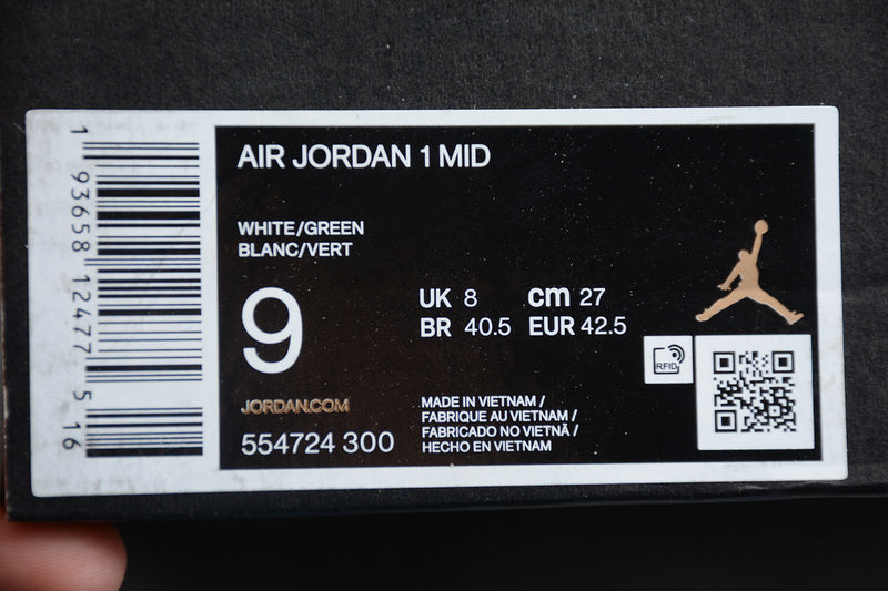AJ1 Mid