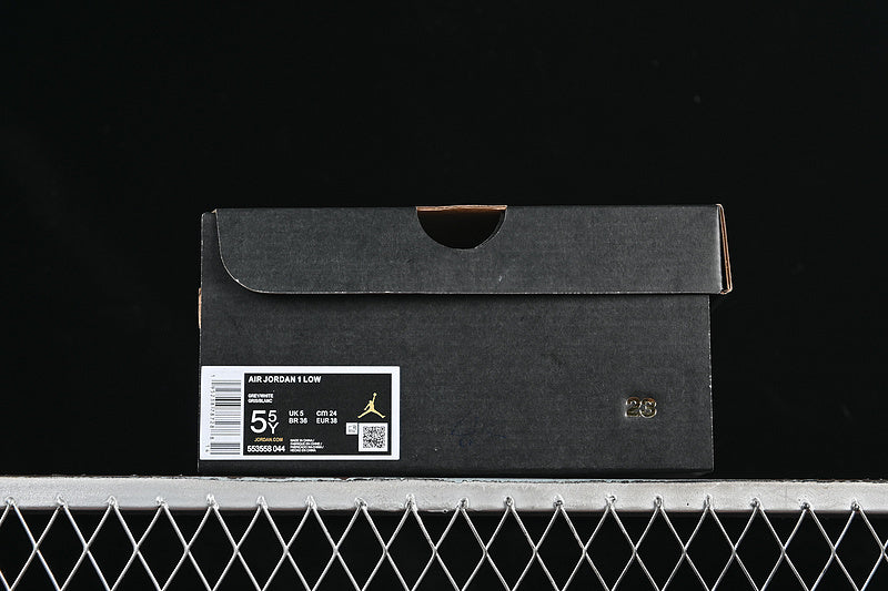 AJ1 Low