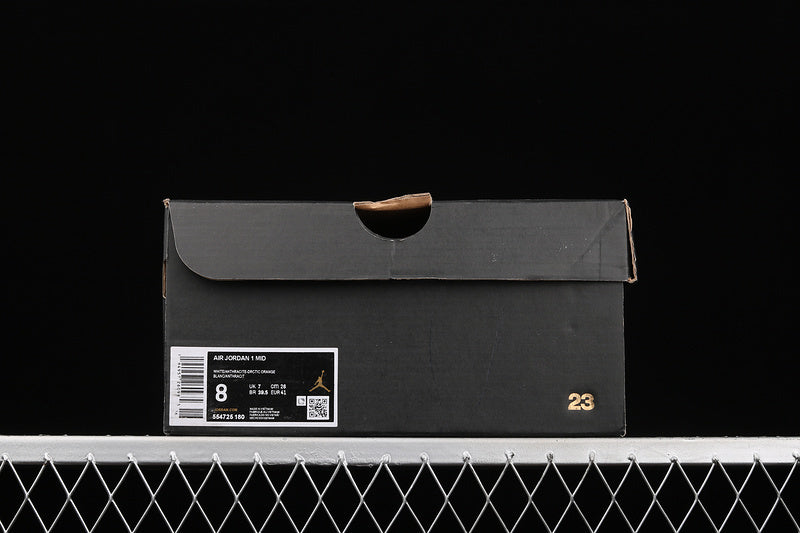 AJ1 Mid